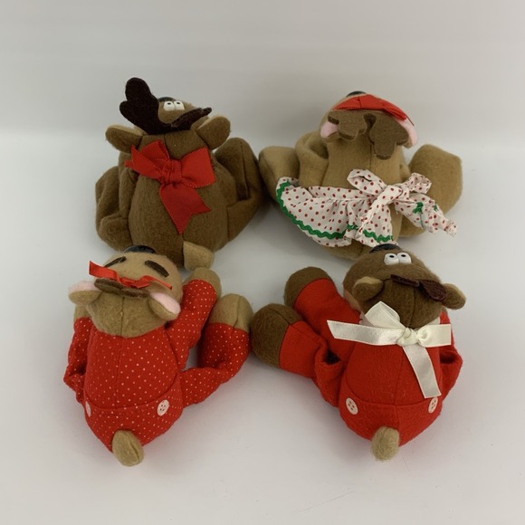 Hallmark Rodney Reindeer &  Family Christmas Bean Bag Plush Stuffed 80s - Picture 3 of 14